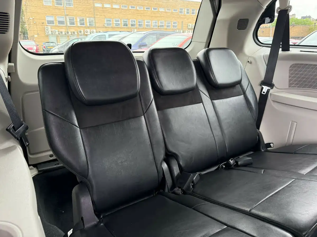 2008-chrysler-grand-voyager-28td-limited-big-11