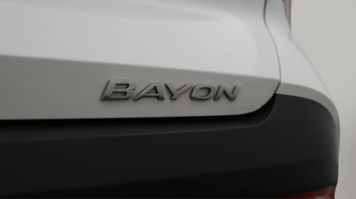 2022-hyundai-bayon-10-t-gdi-se-connect-dct-big-21