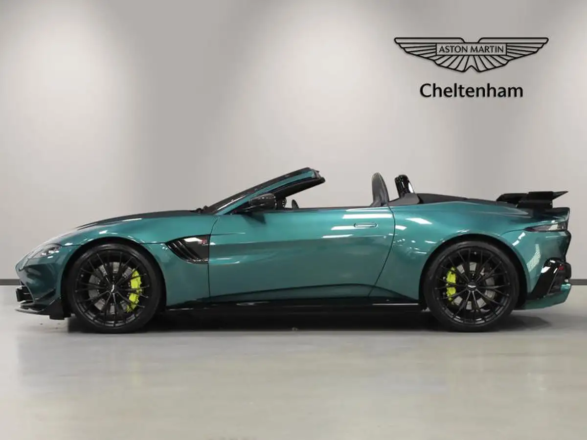 2022-aston-martin-vantage-40-v8-vantage-f1-roadster-big-12