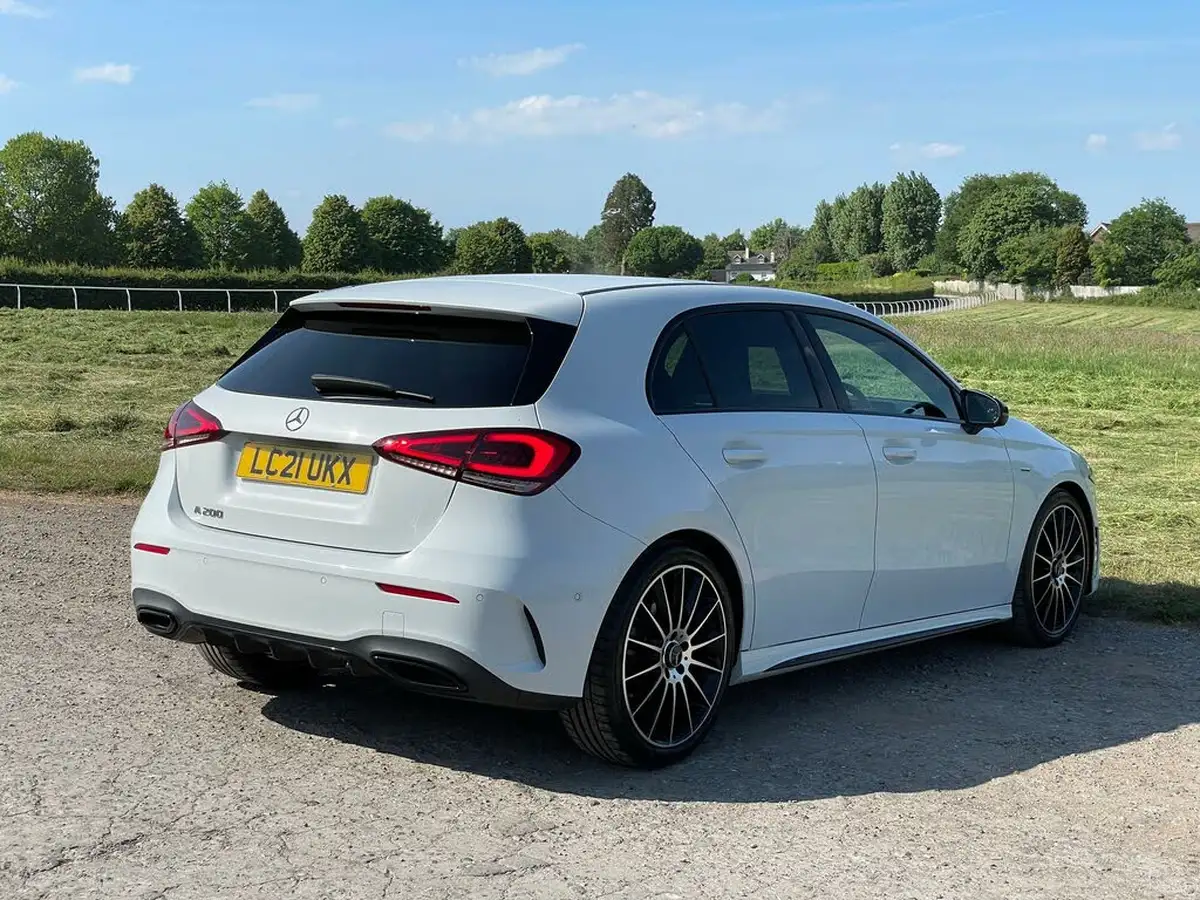 2021-mercedes-benz-a-class-13-a200-exclusive-edition-7g-dct-big-22