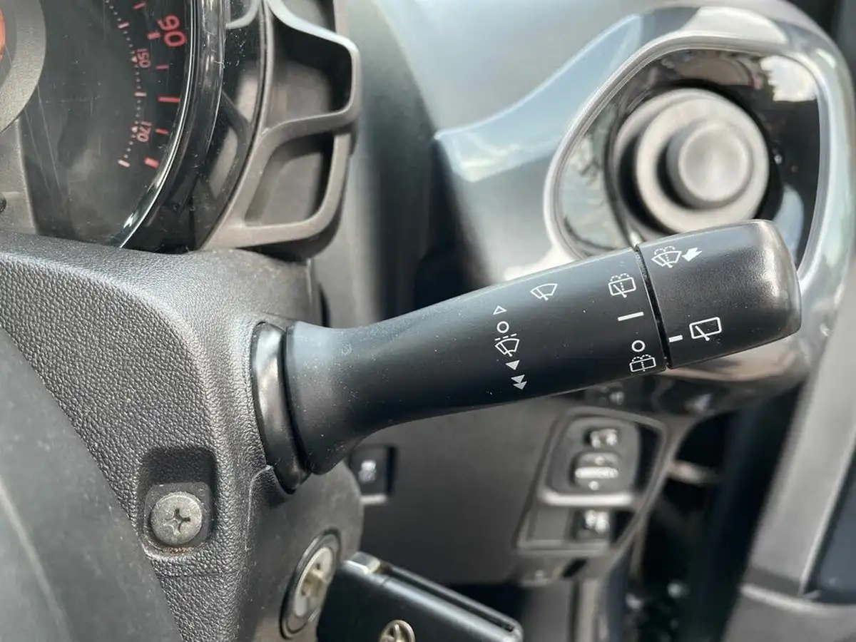 2017-toyota-aygo-10-vvt-i-x-press-71bhp-big-26