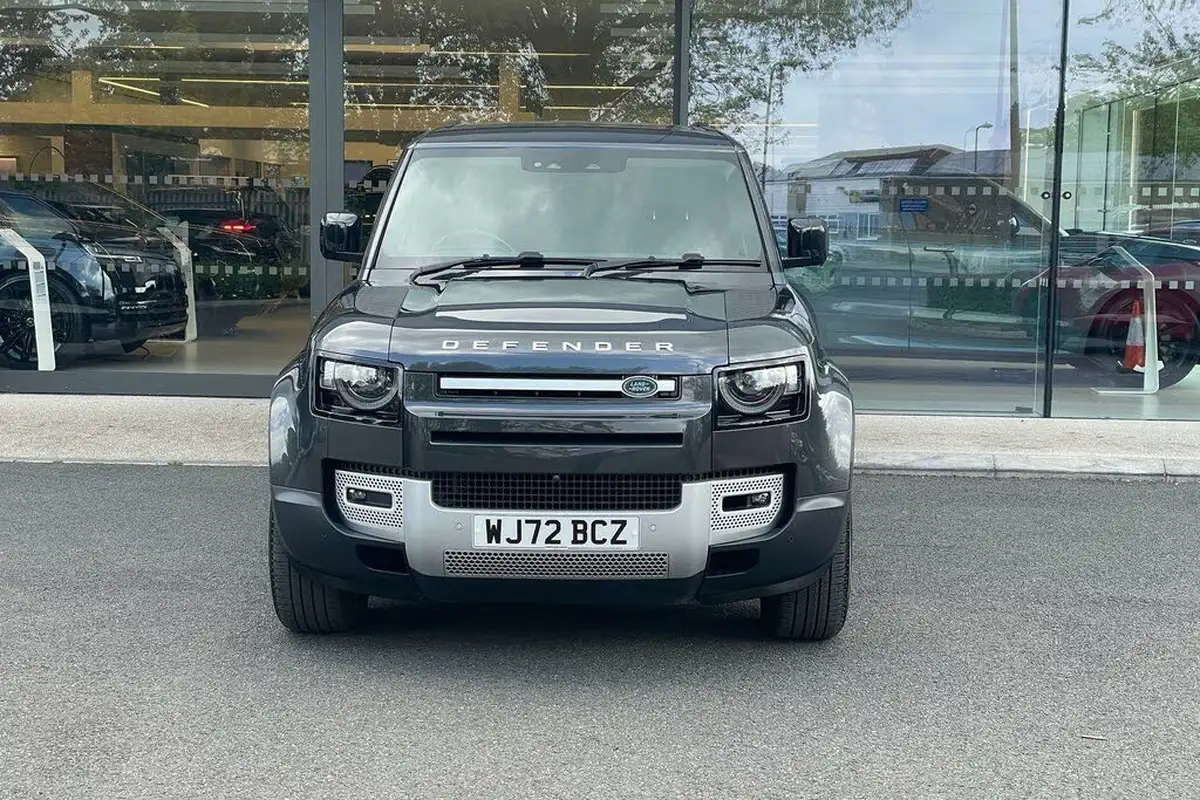 2022-land-rover-110-defender-30-d300-hse-big-5