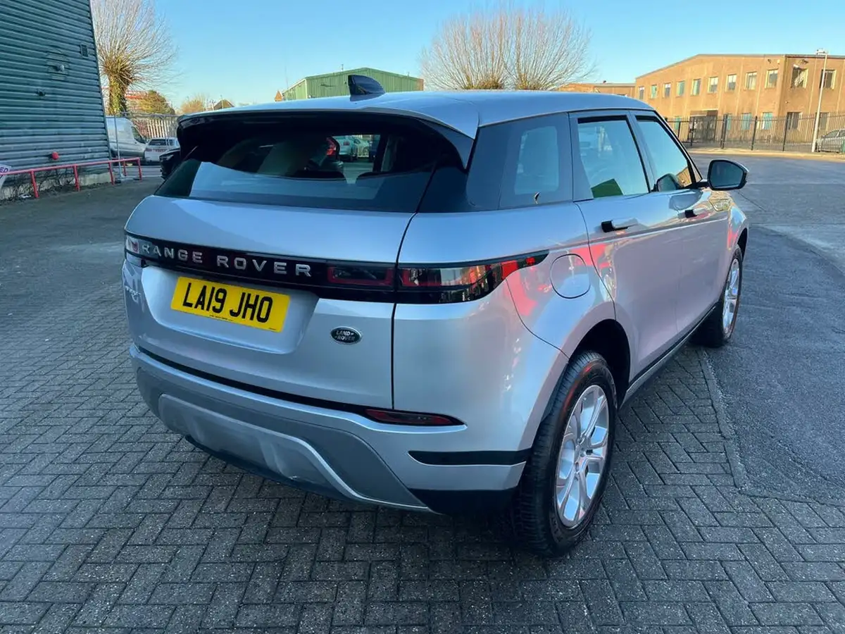 2019-land-rover-range-rover-evoque-20-d180-s-big-9
