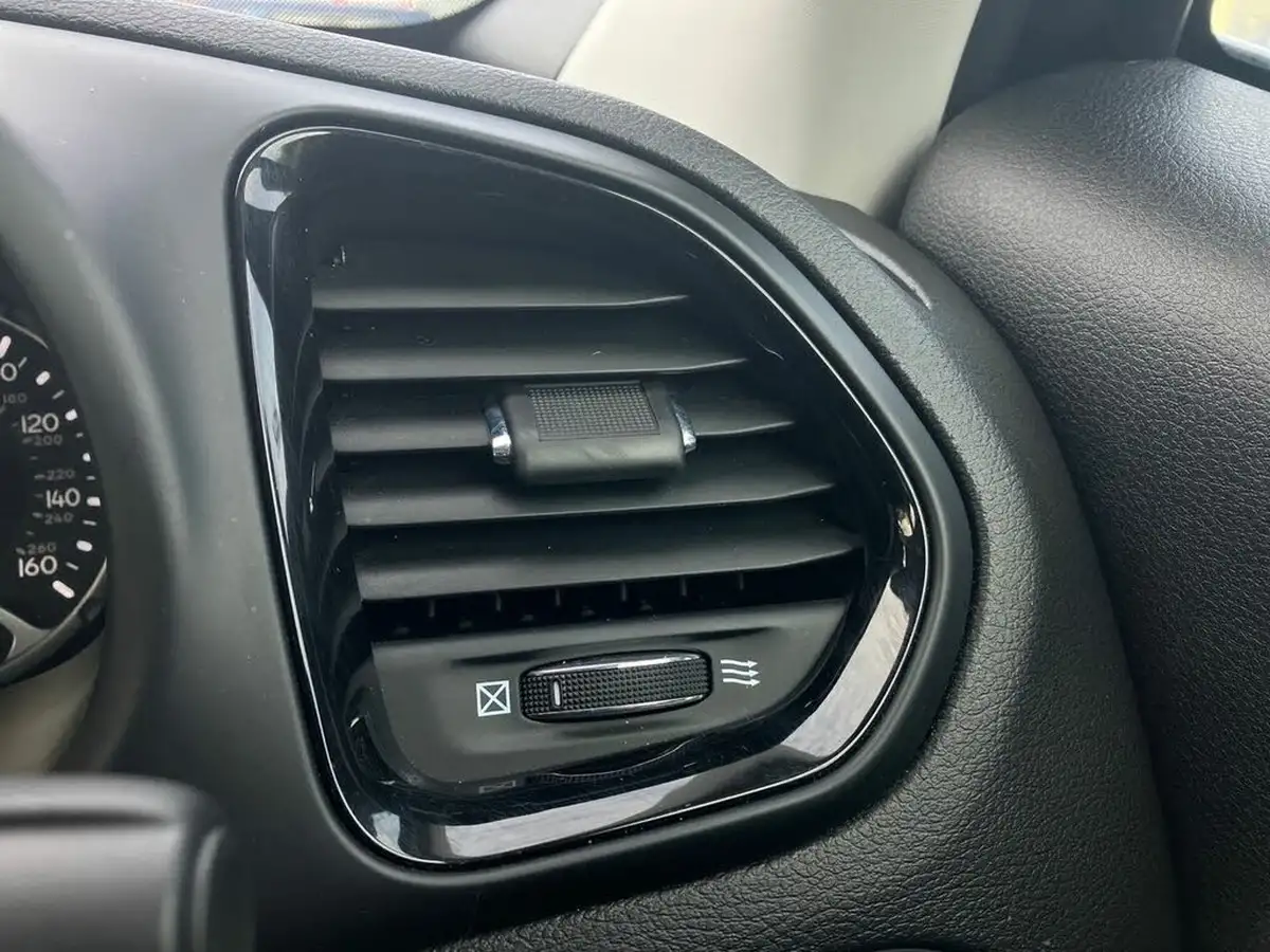 2021-jeep-renegade-13-gse-night-eagle-big-34