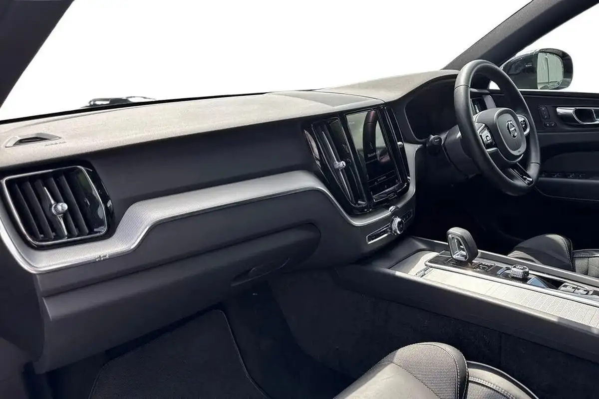 2021-volvo-xc60-20td-b4-r-design-awd-big-8