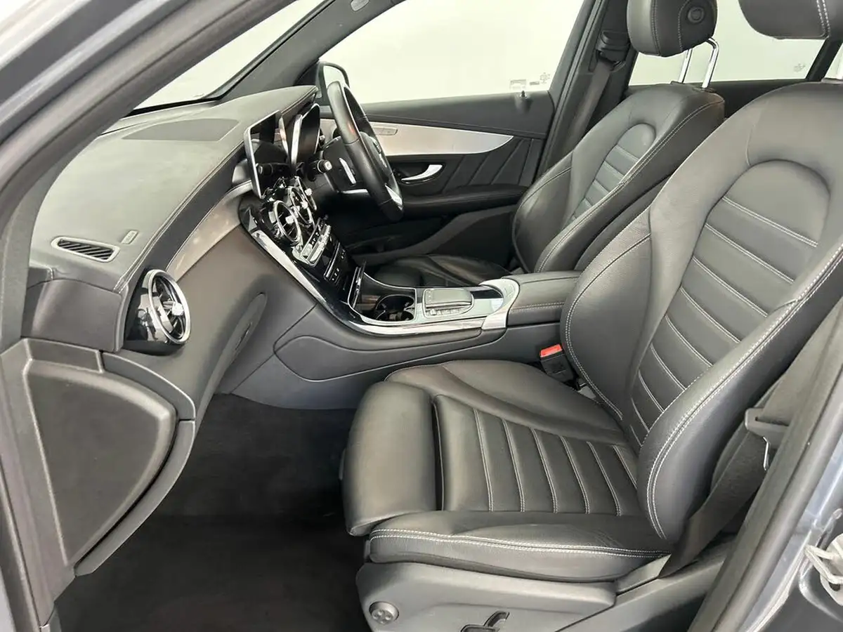 2022-mercedes-benz-glc-class-20d-glc220d-amg-line-195ps-station-wagon-5d-1950cc-4matic-plus-big-18