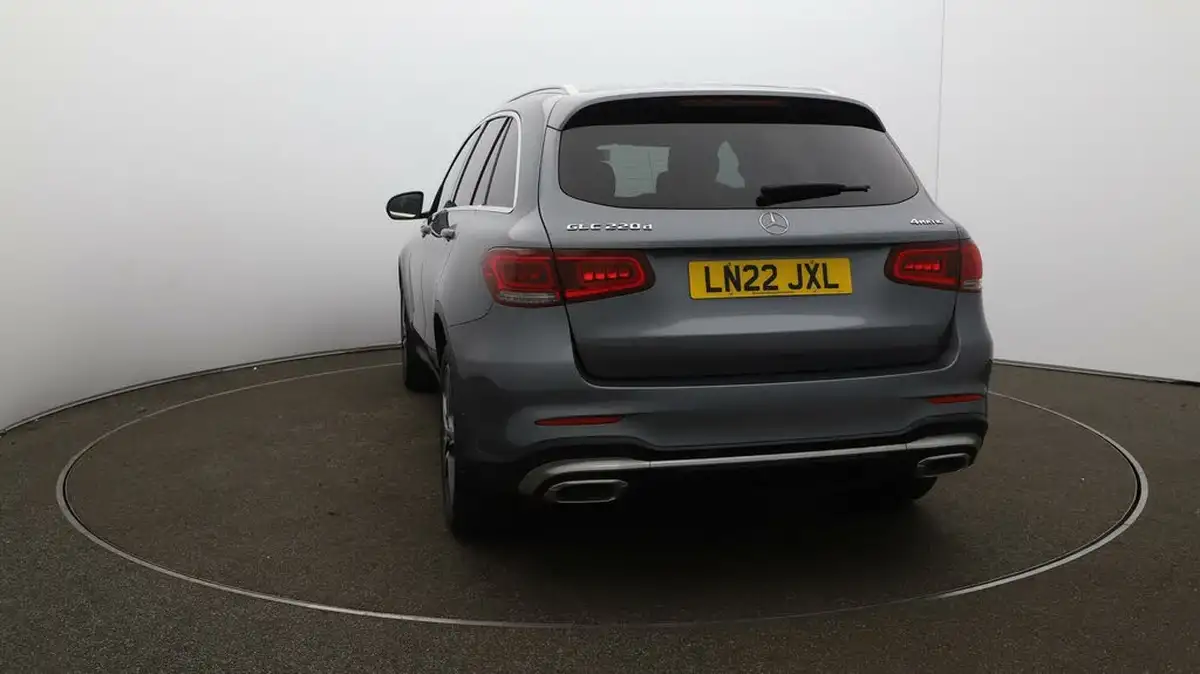 2022-mercedes-benz-glc-class-20d-glc220d-amg-line-195ps-station-wagon-5d-1950cc-4matic-plus-big-59