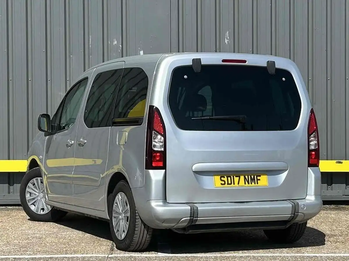 2017-peugeot-partner-big-4