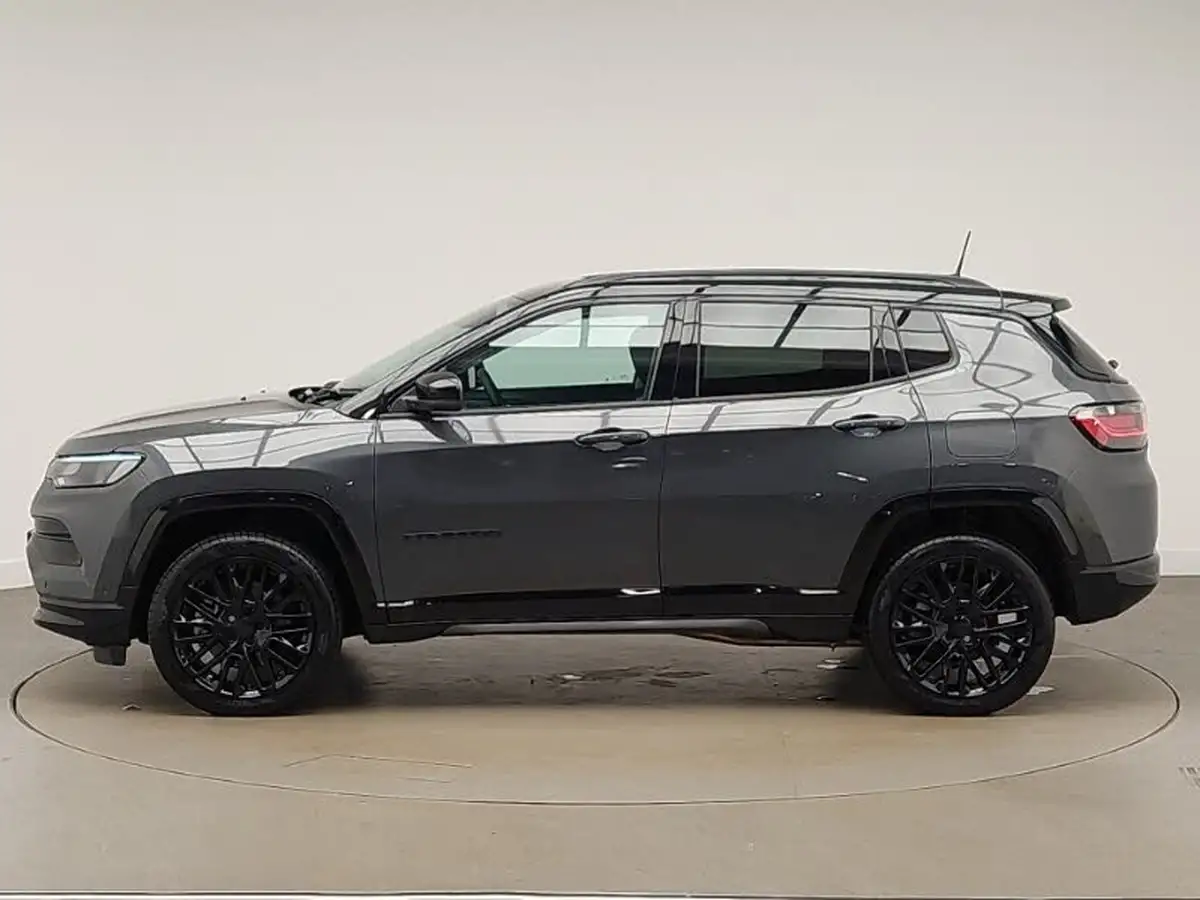2025-jeep-compass-13-gse-s-big-3