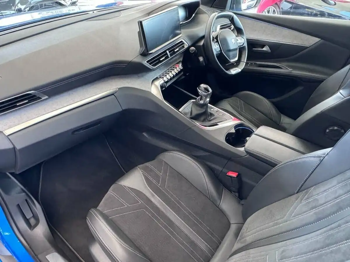 2021-peugeot-3008-suv-12-puretech-gt-big-27