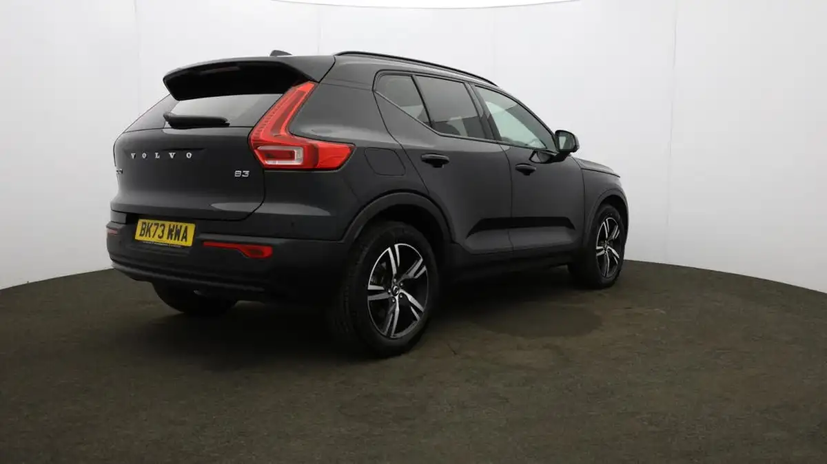 2023-volvo-xc40-20-b3-plus-big-59