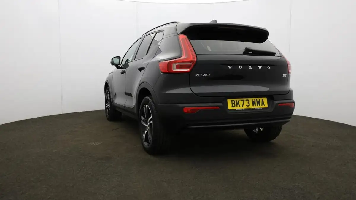 2023-volvo-xc40-20-b3-plus-big-11