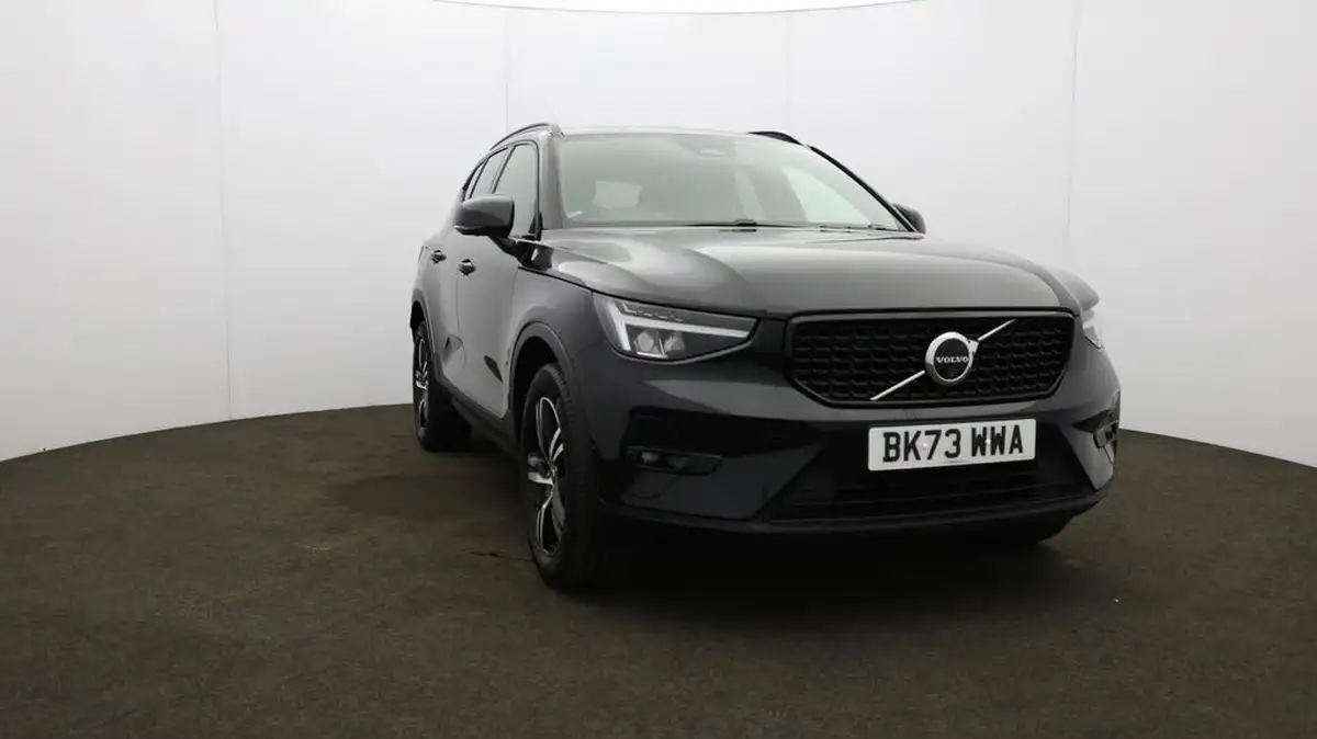 2023-volvo-xc40-20-b3-plus-big-35