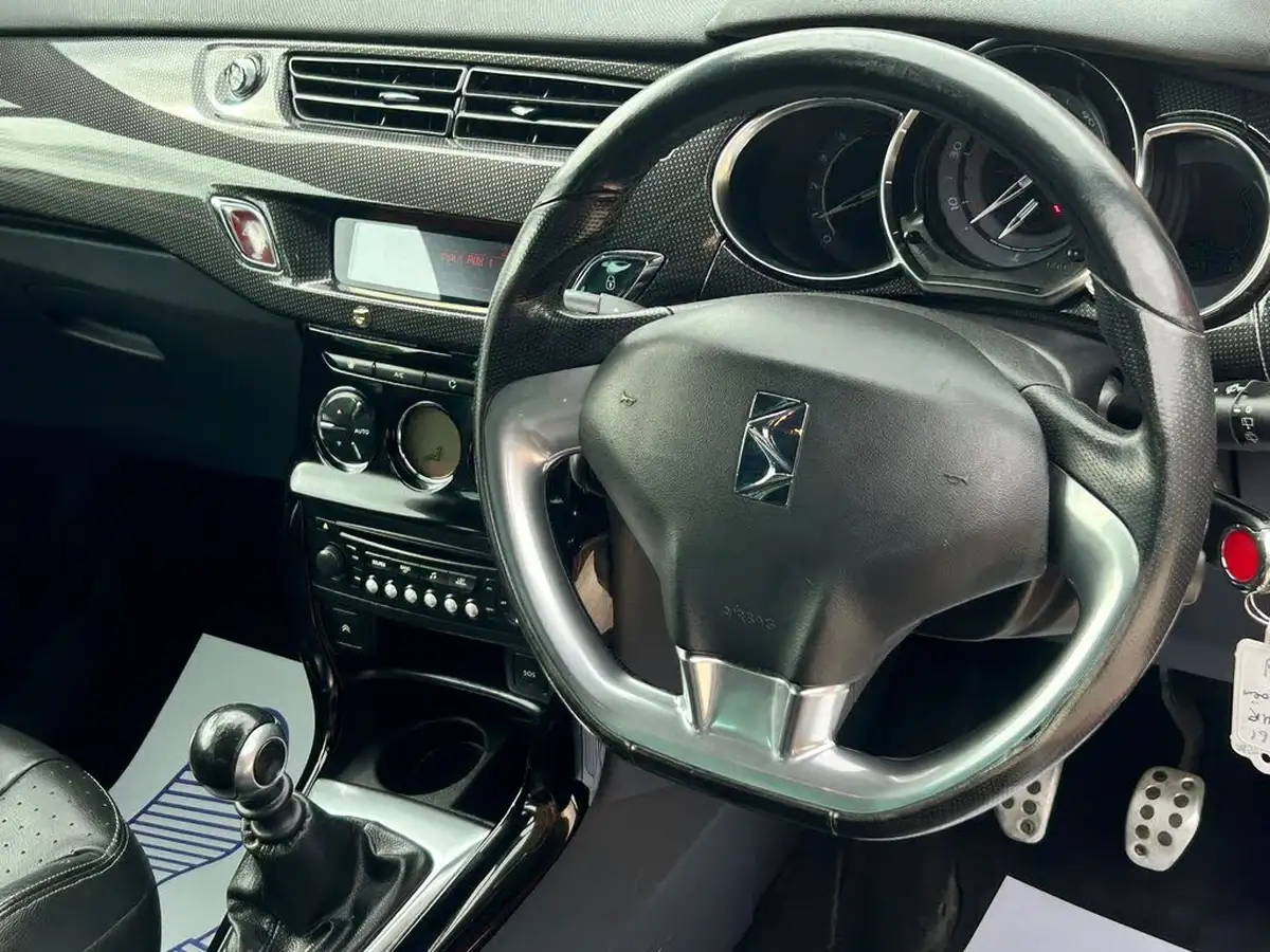 2011-citroen-ds3-16e-hdi-dsport-plus-big-14