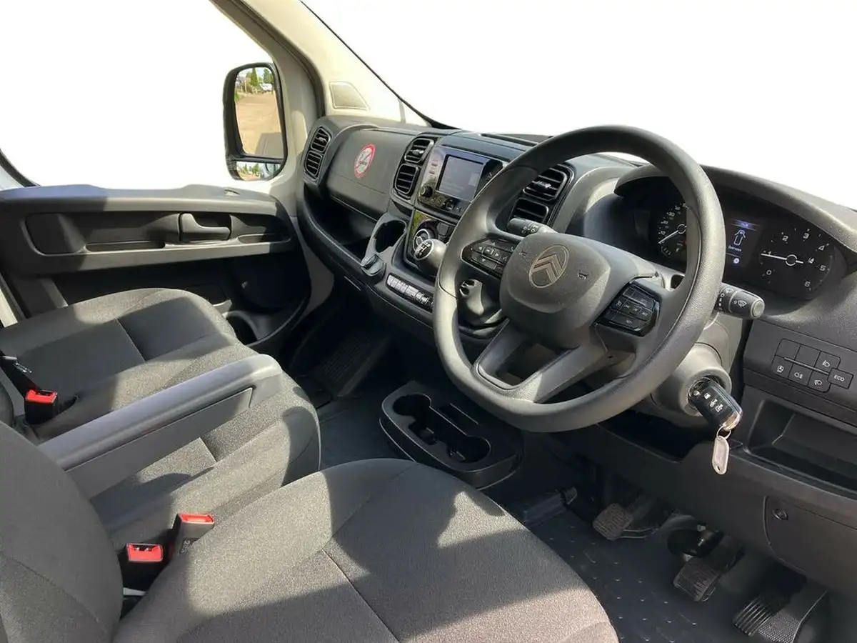 2024-citroen-relay-big-8