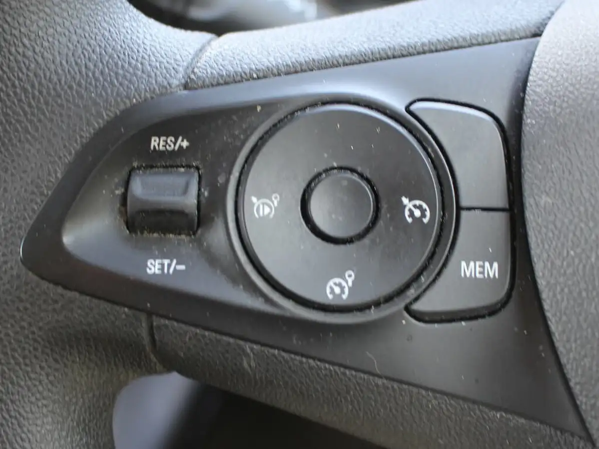 2021-vauxhall-combo-life-12i-edition-big-20