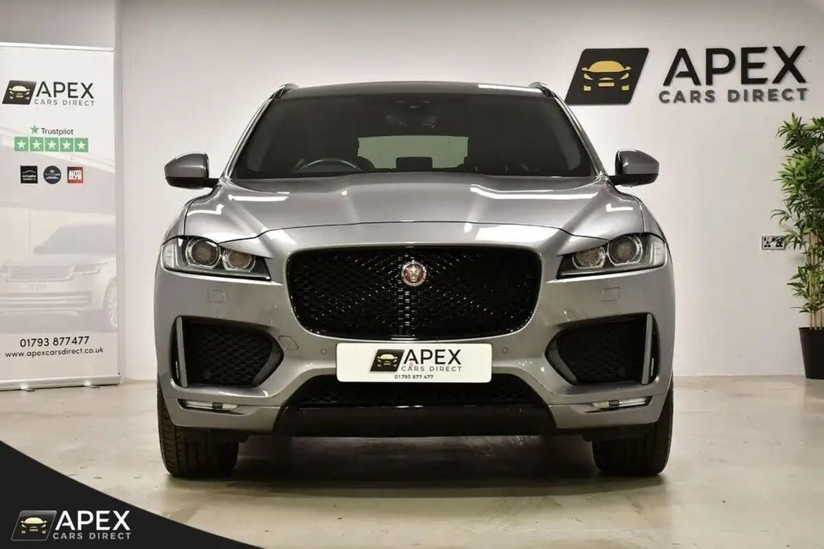 2020-jaguar-f-pace-20-i4d-chequered-flag-180ps-big-15