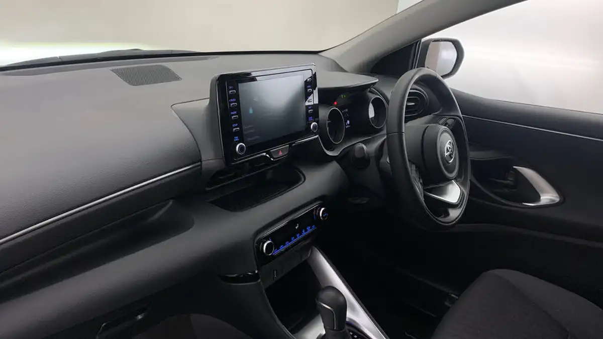 2023-toyota-yaris-15-vvt-i-design-big-1