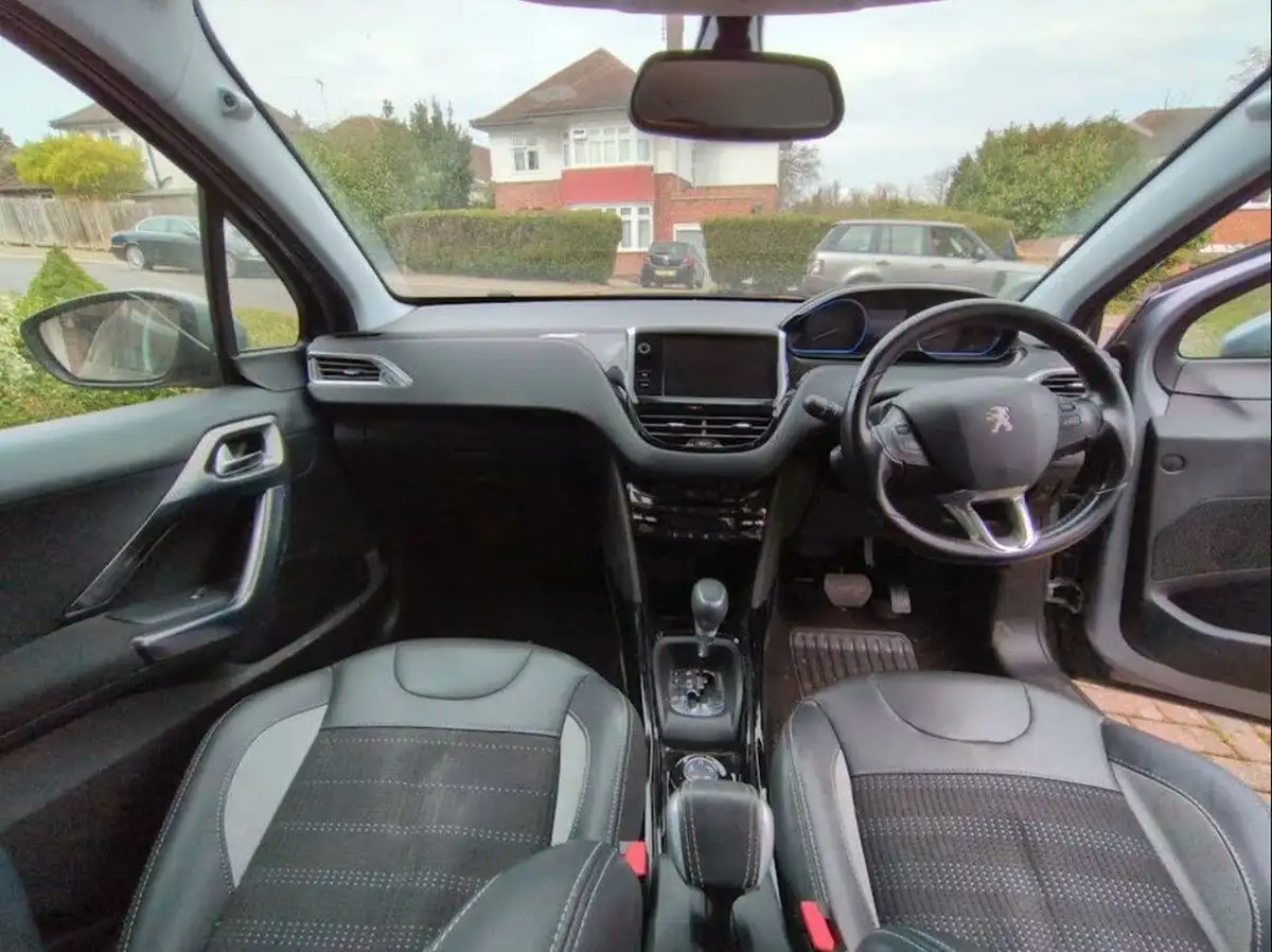 2016-peugeot-2008-suv-12-puretech-allure-110bhp-ss-eat6-big-4