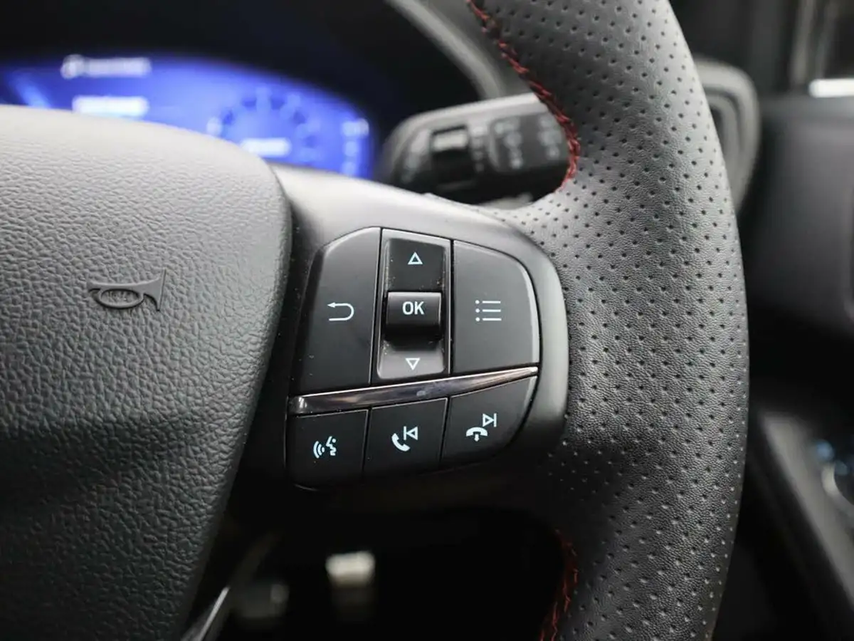 2024-ford-focus-10t-st-line-x-125ps-hatchback-big-35