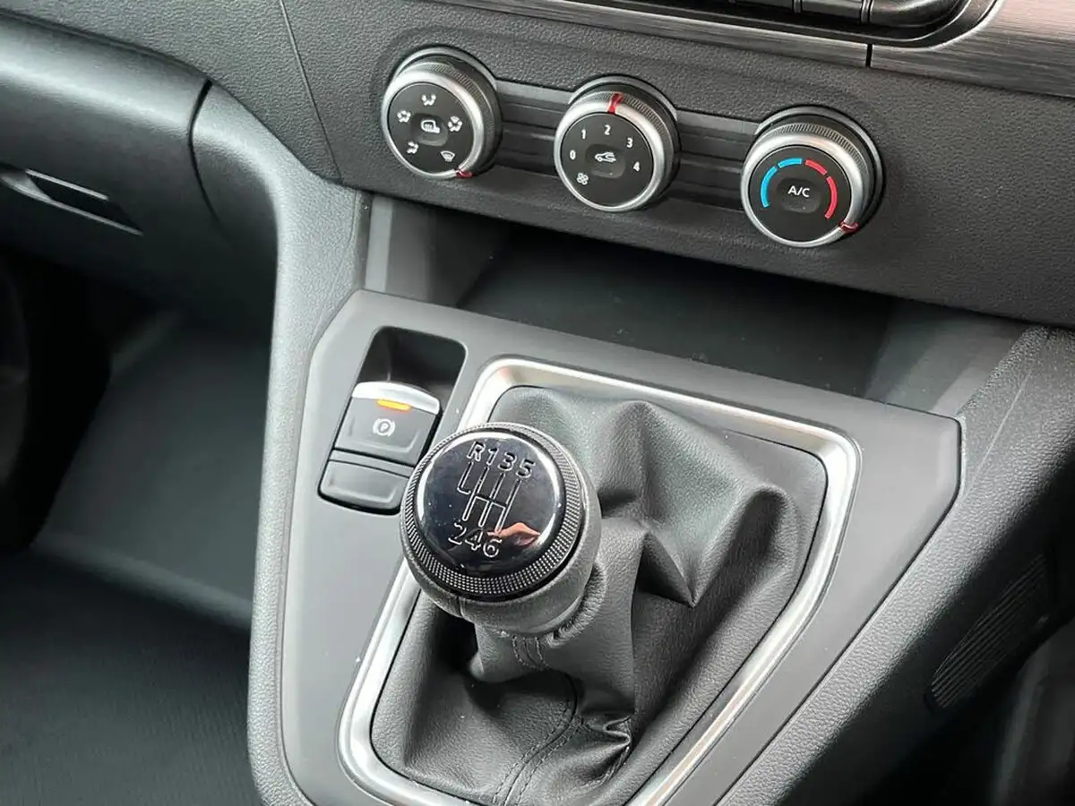 2024-renault-kangoo-15dci-ll21-95-advance-eu6e-panel-big-26