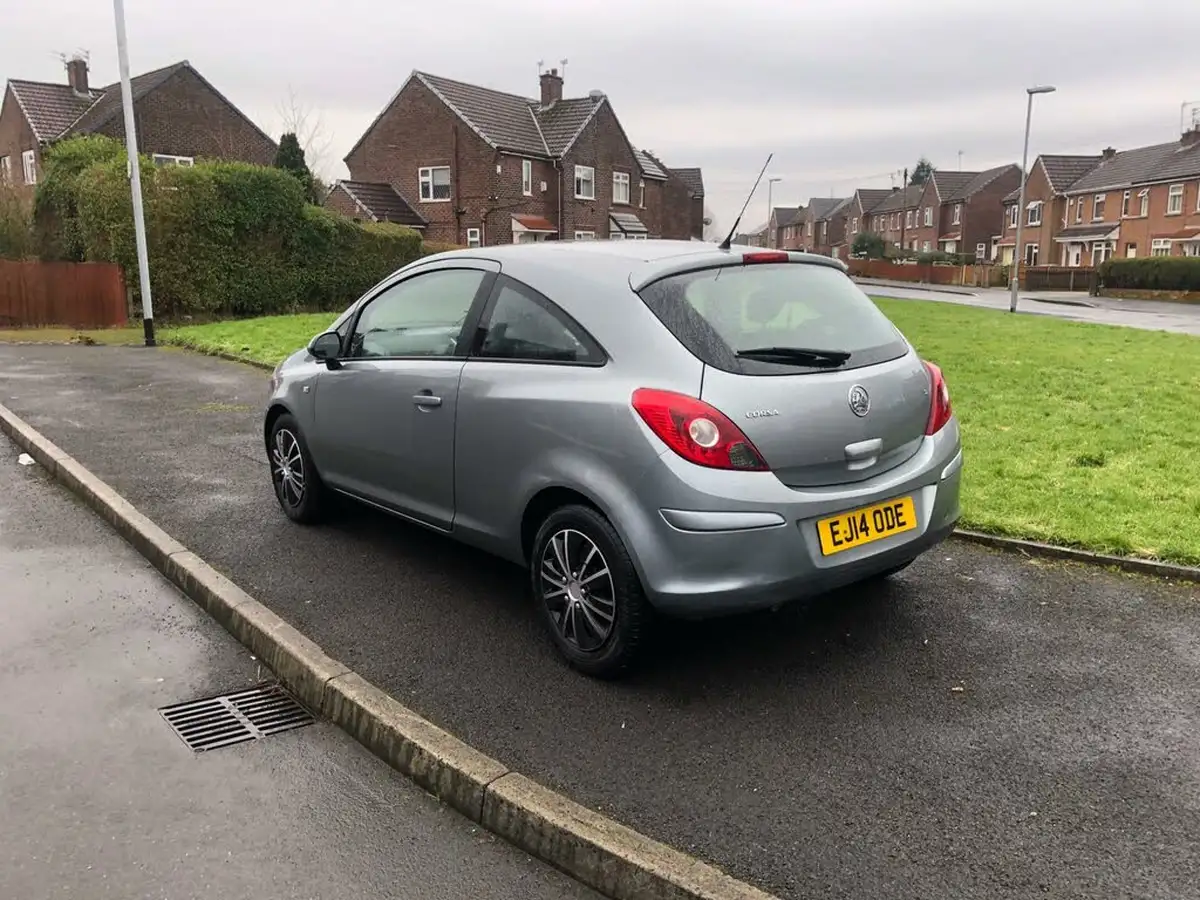 2014-vauxhall-corsa-12-design-16v-85ps-3d-big-3