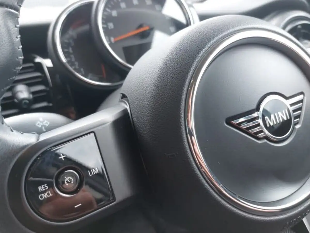 2022-mini-cooper-15-cooper-classic-hatchback-5d-big-15