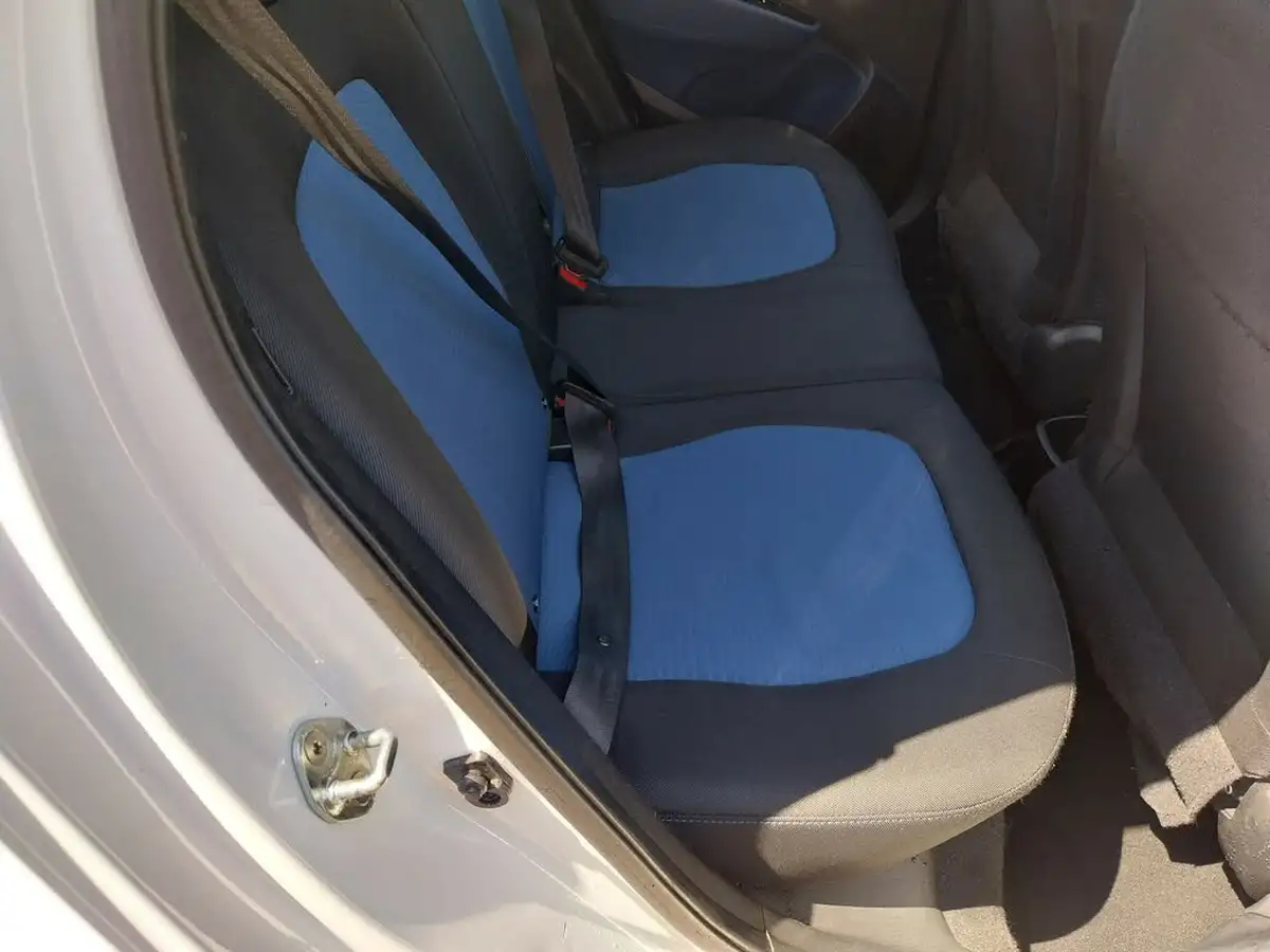 2016-hyundai-i10-10-se-big-14