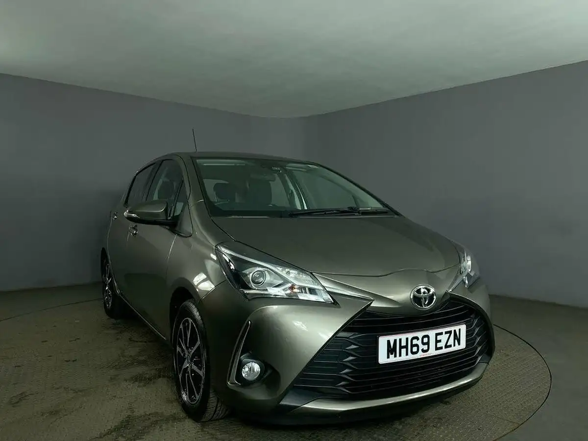 2019-toyota-yaris-15-vvt-i-icon-tech-111bhp-1496cc-big-1
