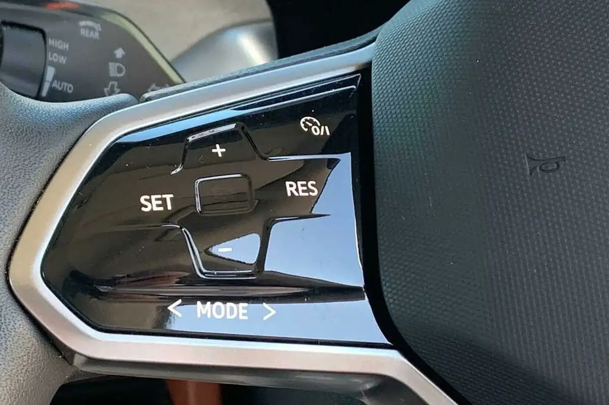 2023-volkswagen-idbuzz-e-style-standard-big-14