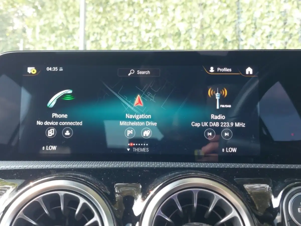 2024-mazda-mazda3-20-e-skyactiv-g-exclusive-line-big-10