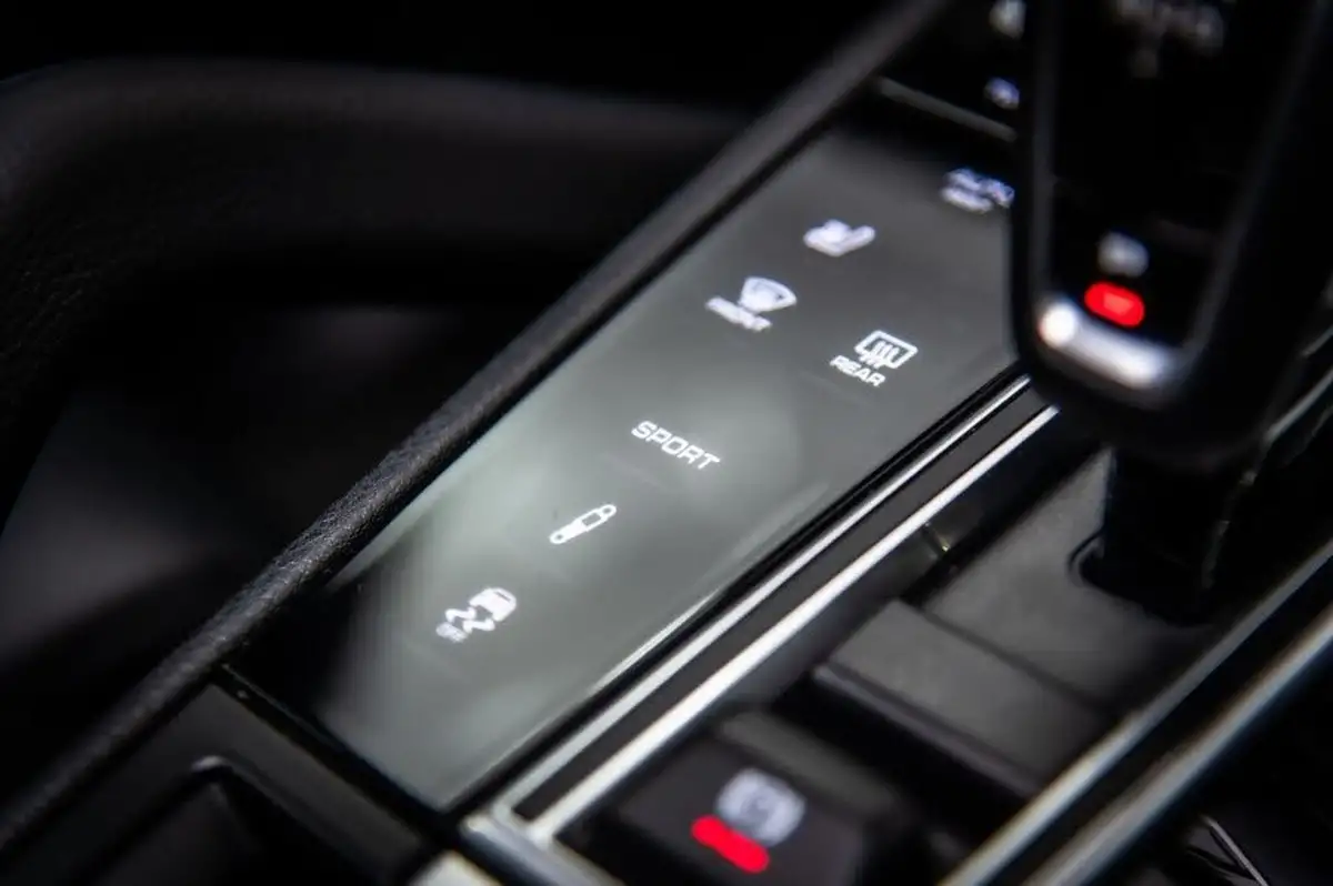 2020-porsche-cayenne-30-v6-s-big-16