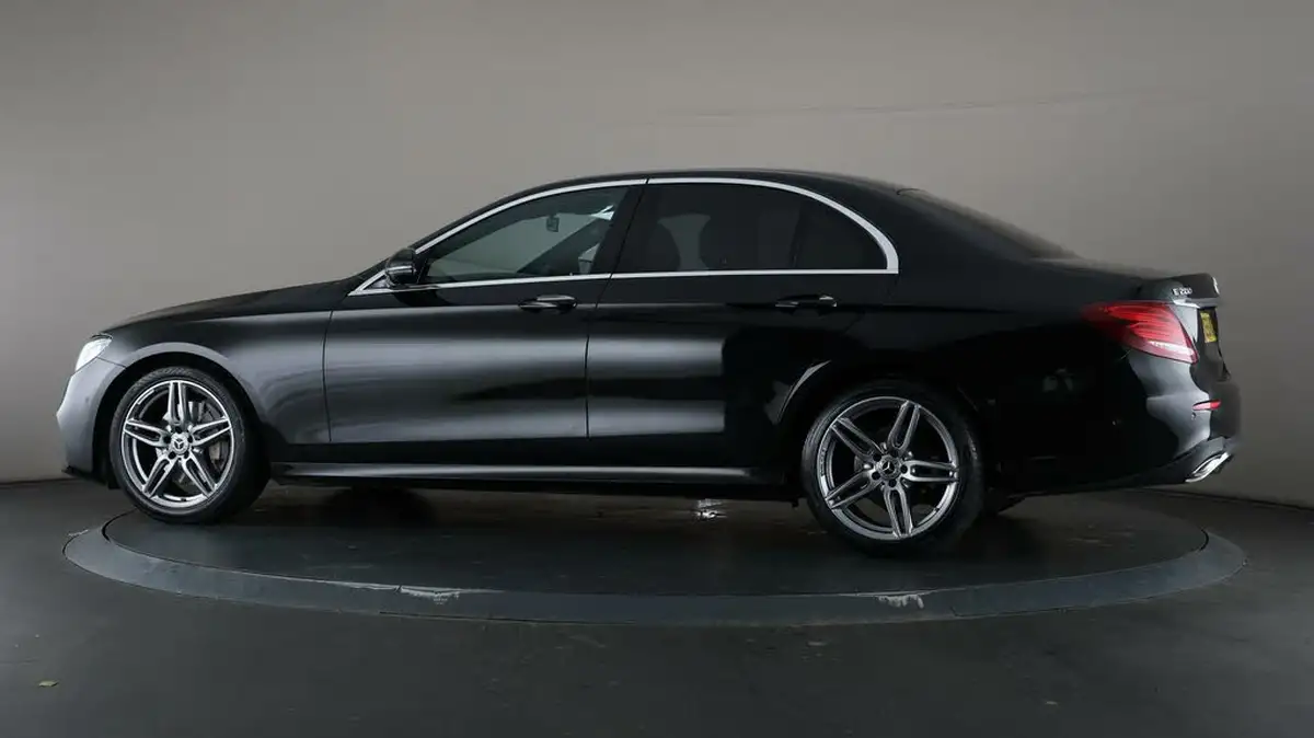 2019-mercedes-benz-e-class-20-e200-amg-line-saloon-4d-big-76