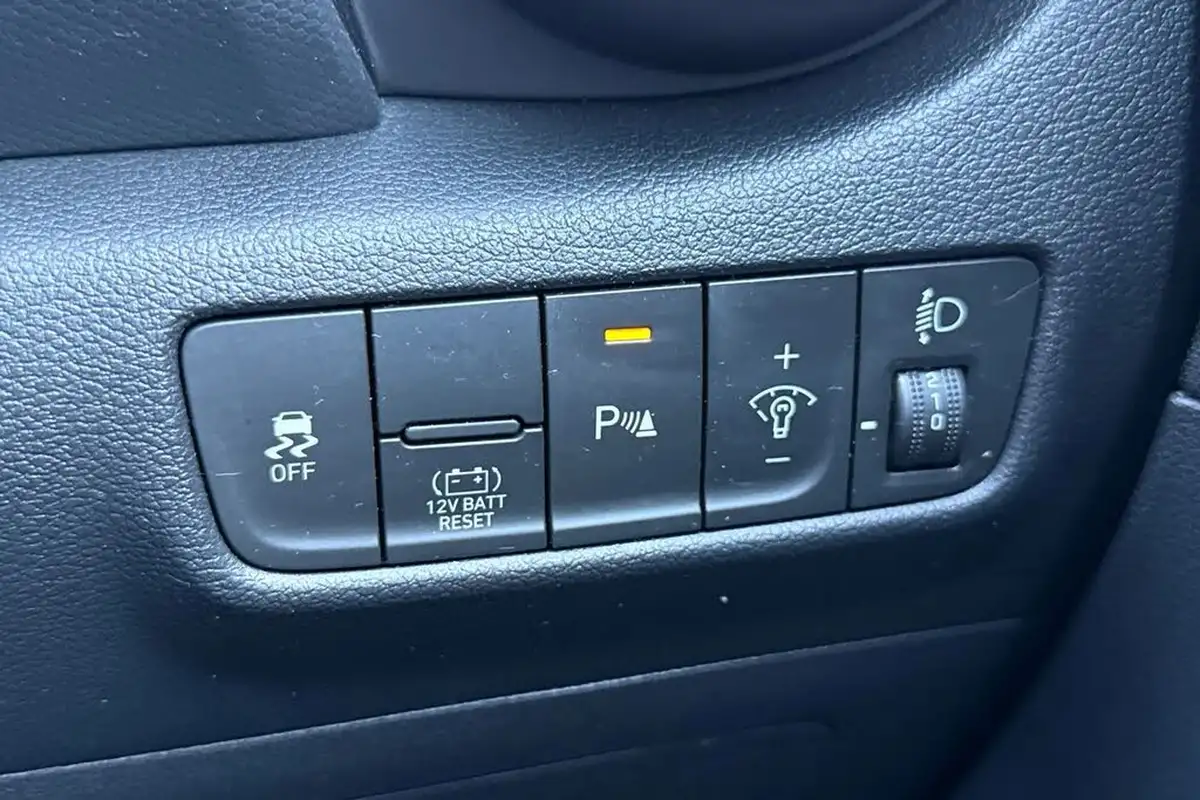 2022-hyundai-kona-16-gdi-premium-big-24