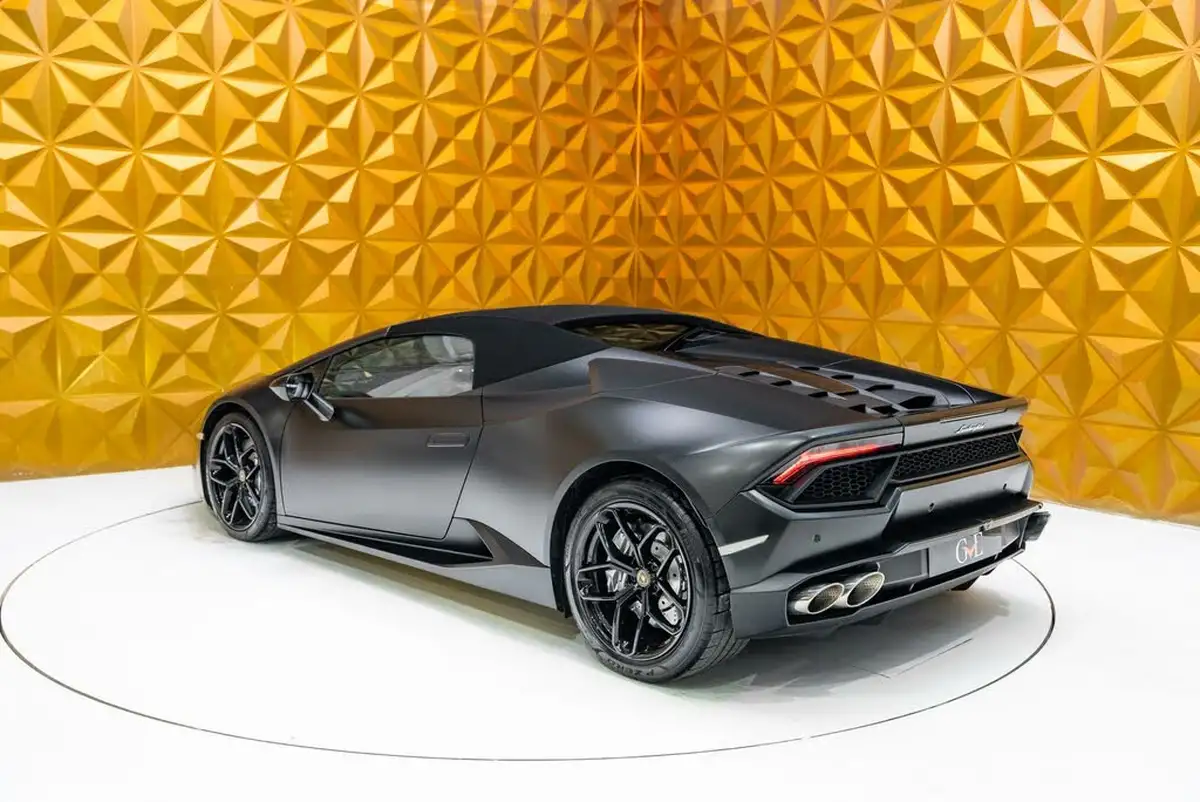 2017-lamborghini-huracan-52-lp-580-2-big-24