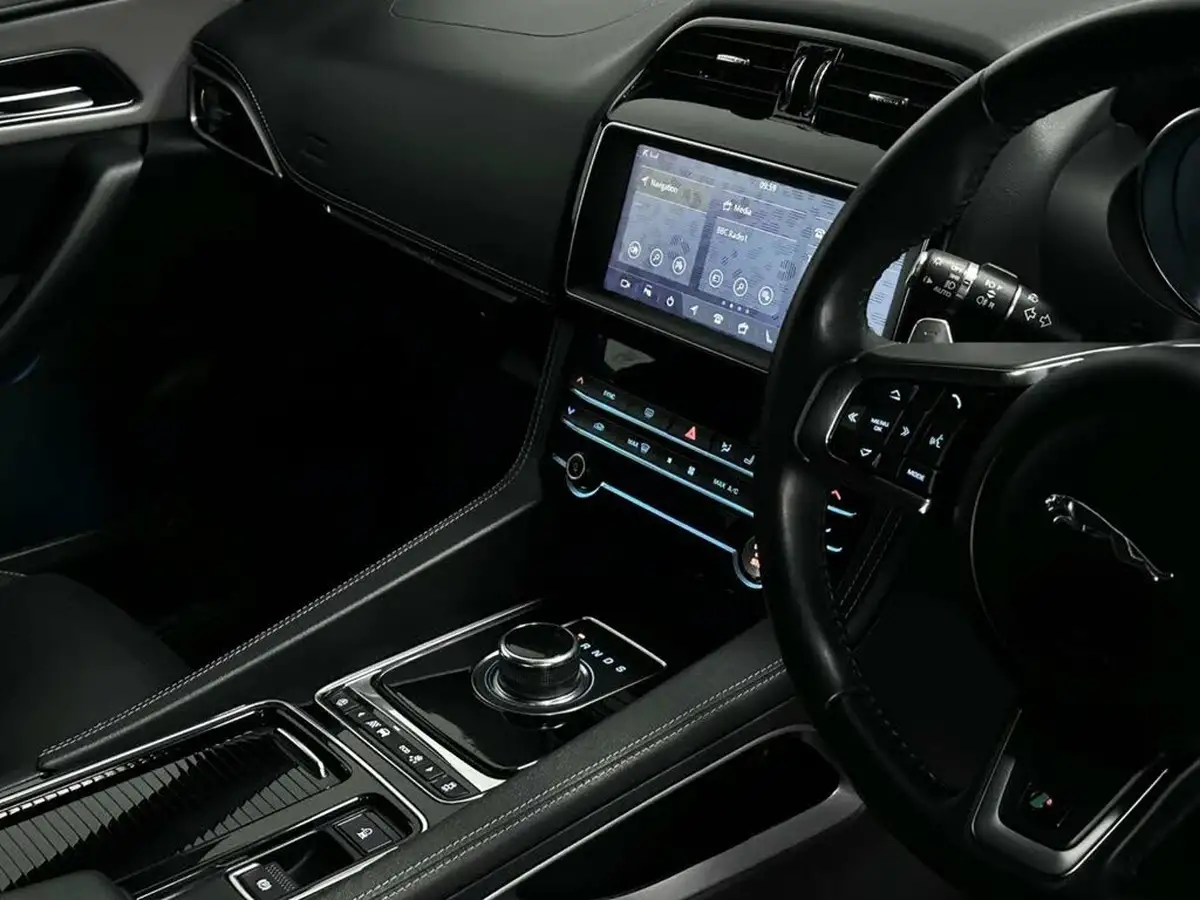 2019-jaguar-f-pace-20-i4d-r-sport-180ps-awd-ss-auto-big-22