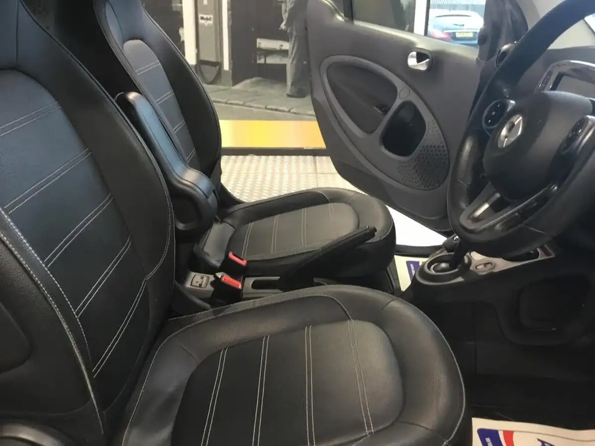 2017-smart-fortwo-09-prime-90bhp-premiumss-coupe-twinamic-big-21