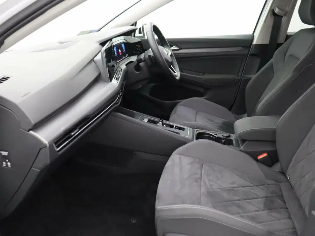 2022-volkswagen-golf-20tdi-style-150ps-estate-dsg-big-29