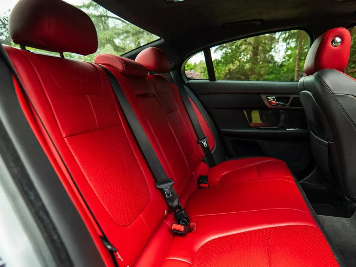 2013-jaguar-xf-50-xfr-big-11