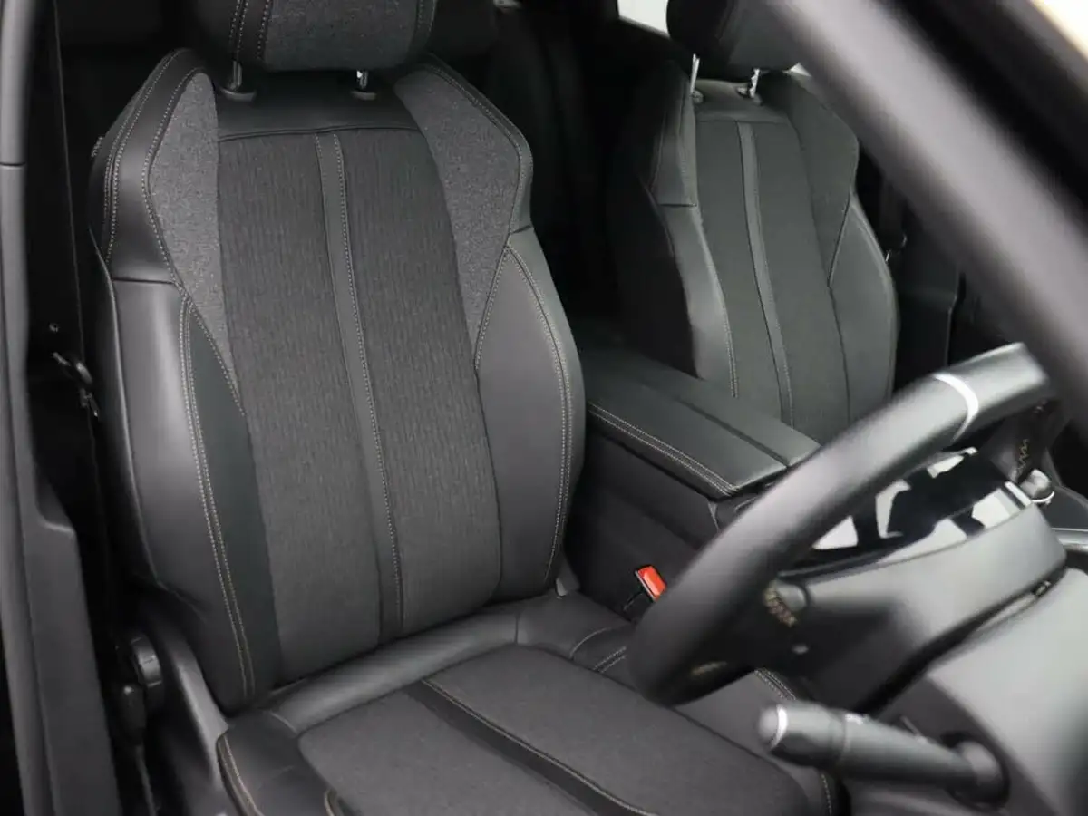 2020-peugeot-3008-suv-12-puretech-gt-line-premium-big-8
