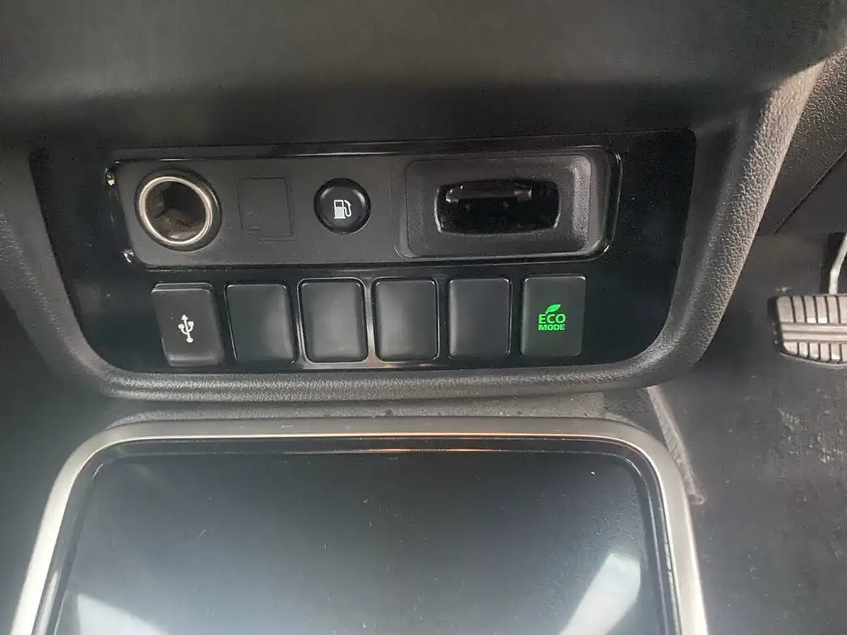 2020-mitsubishi-outlander-24-reflex-plus-commercial-big-35