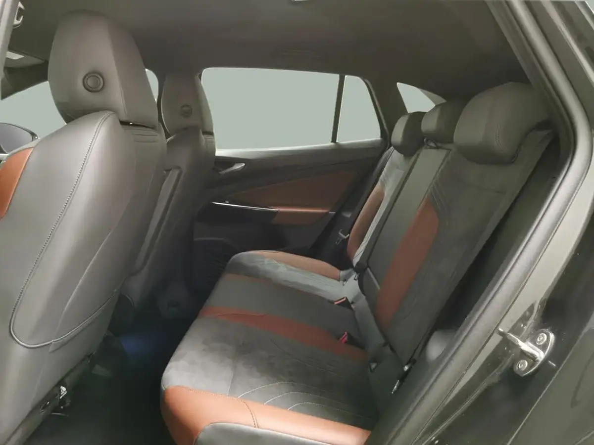2021-volkswagen-id4-e-first-edition-big-30
