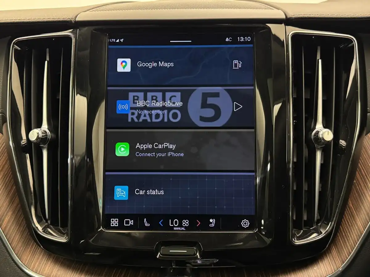 2022-volvo-xc60-20-b5-ultimate-big-27