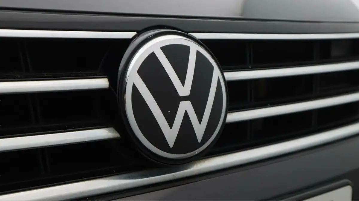 2022-volkswagen-passat-20tdi-se-nav-150ps-estate-5d-big-21