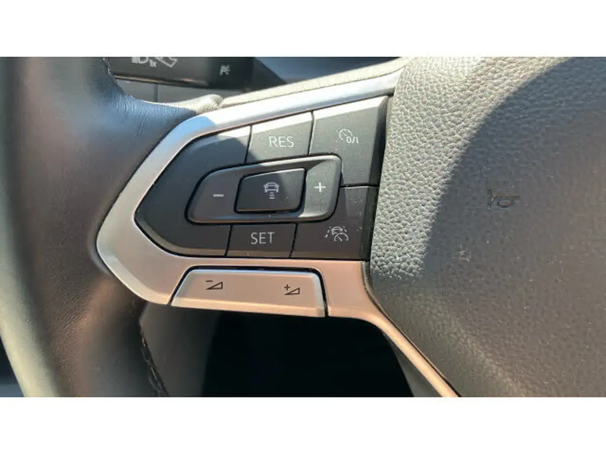 2020-volkswagen-golf-15-tsi-style-150ps-hatchback-big-26