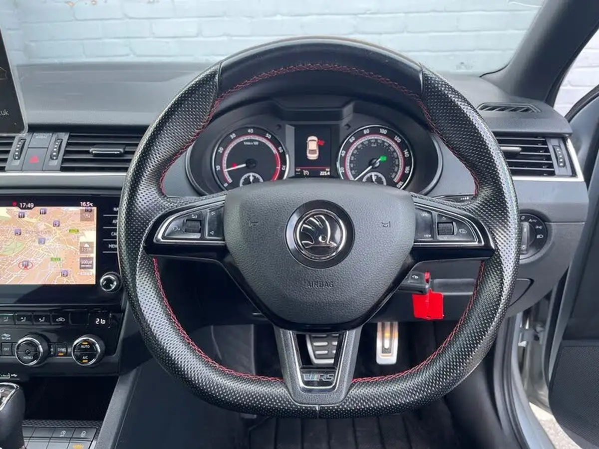 2019-skoda-octavia-20-tsi-vrs-hatchback-dsg-big-30