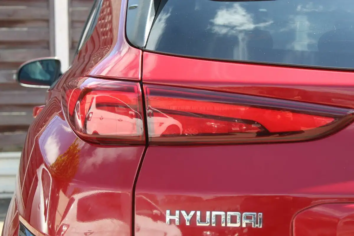 2022-hyundai-kona-e-premium-204ps-64kwh-7kw-obc-big-9
