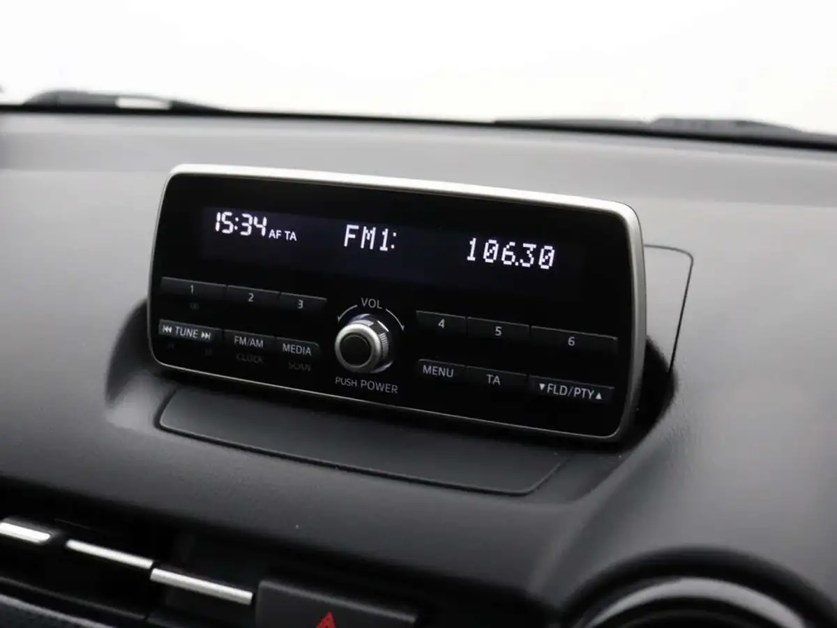 2018-mazda-mazda2-15-se-l-big-15