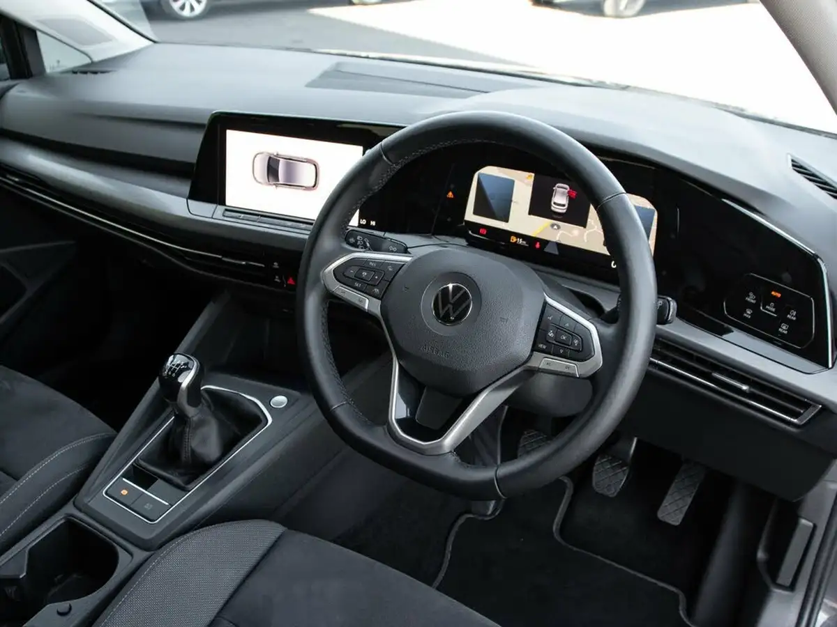 2020-volkswagen-golf-15-tsi-style-150ps-hatchback-big-3