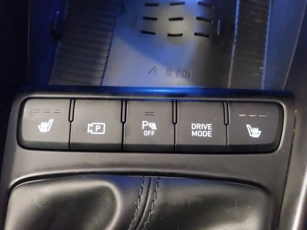 2022-hyundai-bayon-10-t-gdi-premium-120ps-big-13